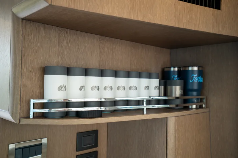 Slide: The Image of Galeon 400 FLY 2022 - 16