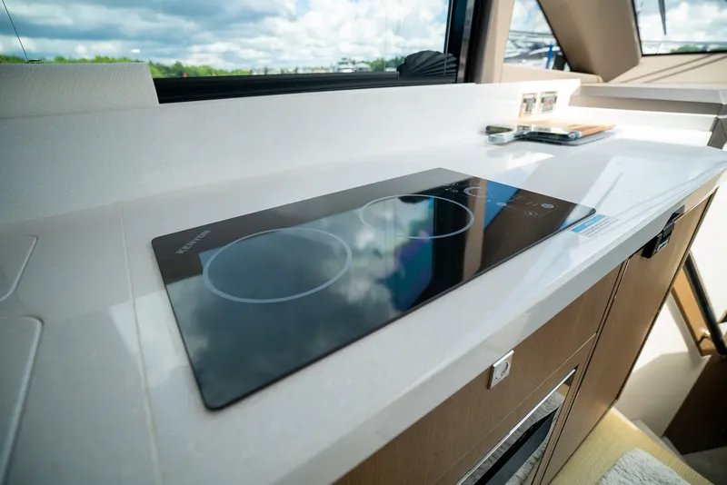 Slide: The Image of Galeon 400 FLY 2022 - 21