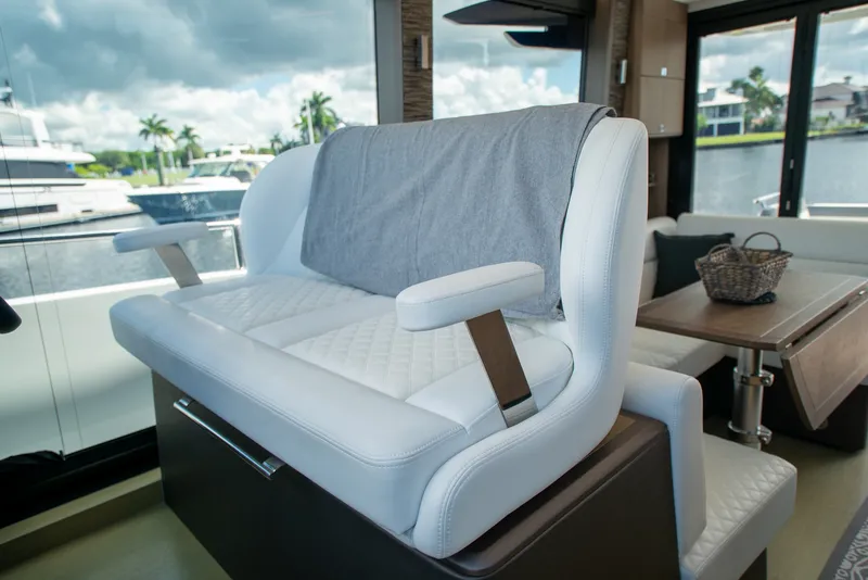 Slide: The Image of Galeon 400 FLY 2022 - 24