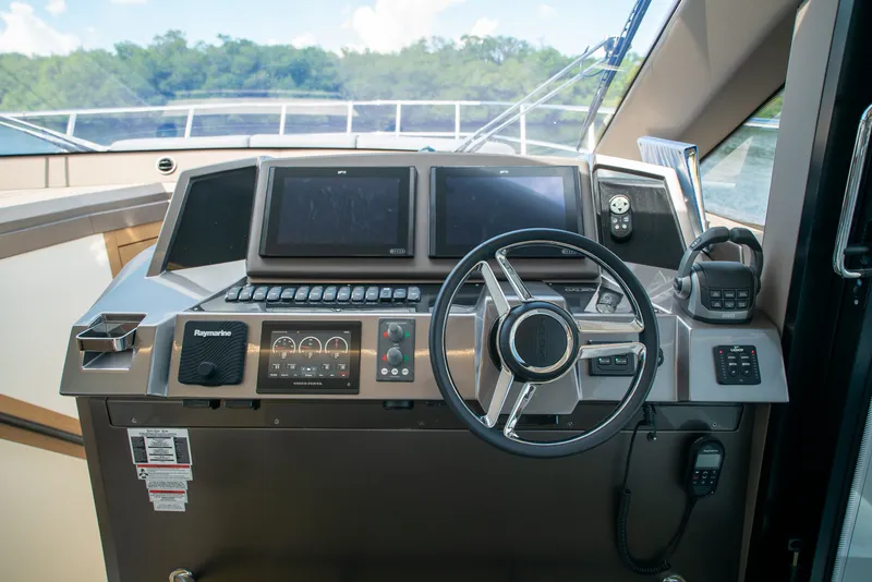 Slide: The Image of Galeon 400 FLY 2022 - 26