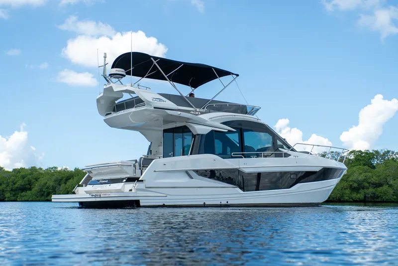 Slide: The Image of Galeon 400 FLY 2022 - 3