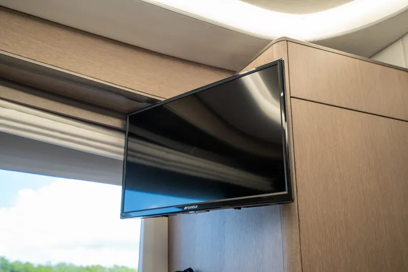 Slide: The Image of Galeon 400 FLY 2022 - 36