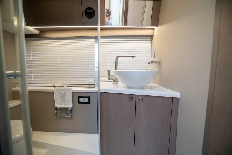 Slide: The Image of Galeon 400 FLY 2022 - 40