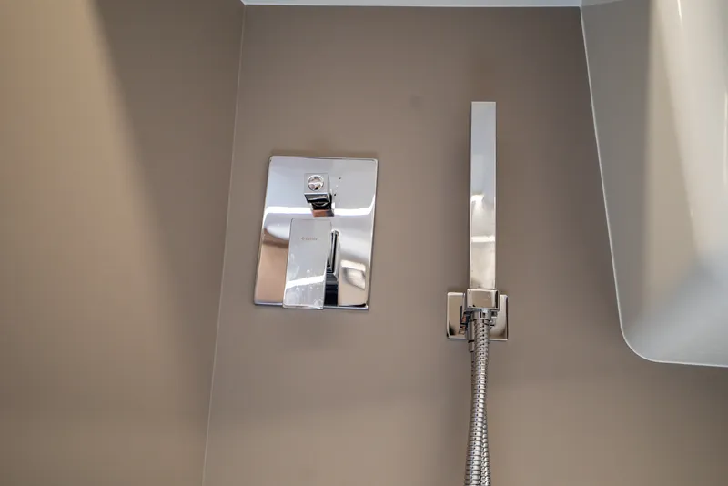 Slide: The Image of Galeon 400 FLY 2022 - 43