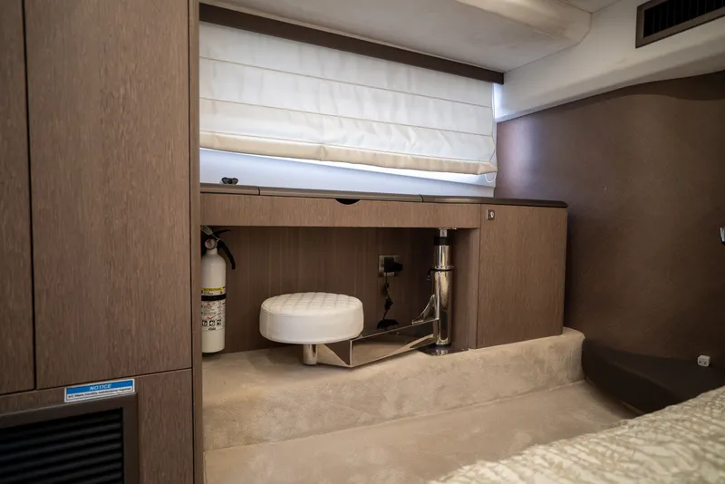 Slide: The Image of Galeon 400 FLY 2022 - 47