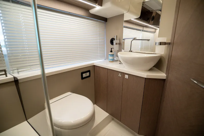 Slide: The Image of Galeon 400 FLY 2022 - 49