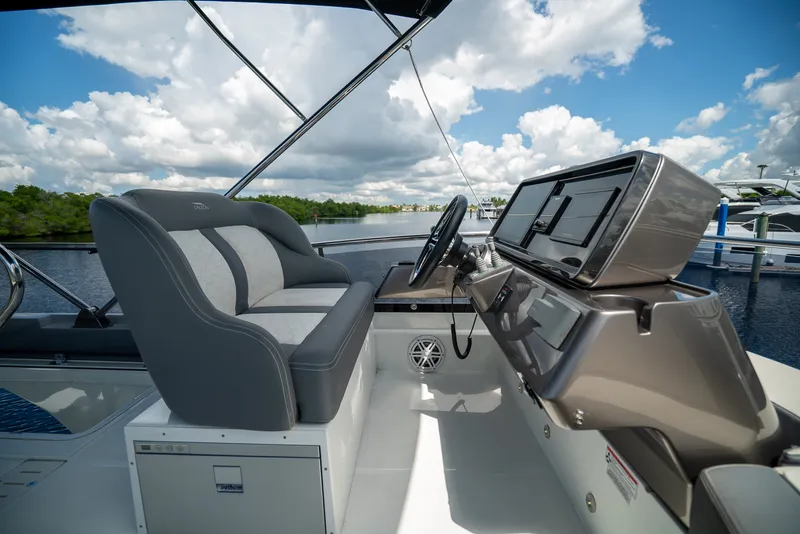 Slide: The Image of Galeon 400 FLY 2022 - 57