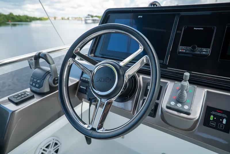 Slide: The Image of Galeon 400 FLY 2022 - 63