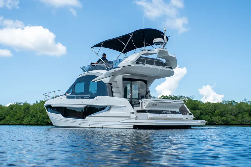 Slide: The Image of Galeon 400 FLY 2022 - 68