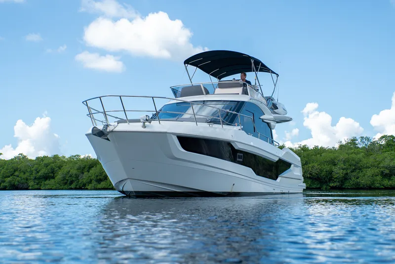 Slide: The Image of Galeon 400 FLY 2022 - 76