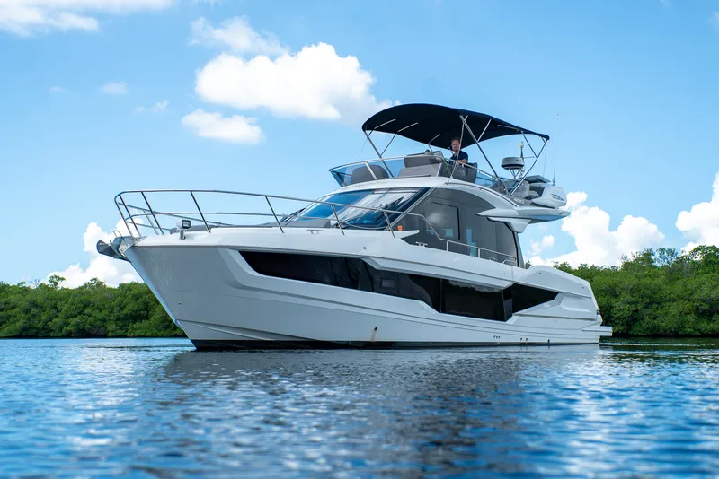 Slide: The Image of Galeon 400 FLY 2022 - 77
