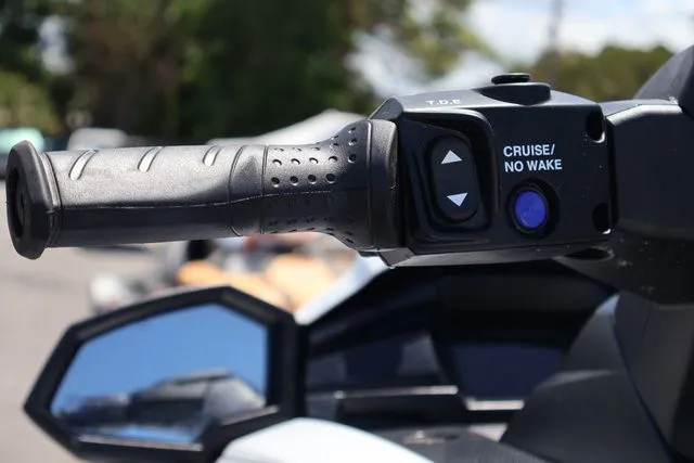 Slide: The Image of Yamaha VX CRUISER HO W/AUDIO-NIGHTSHADE/WHITE 2026 - 12