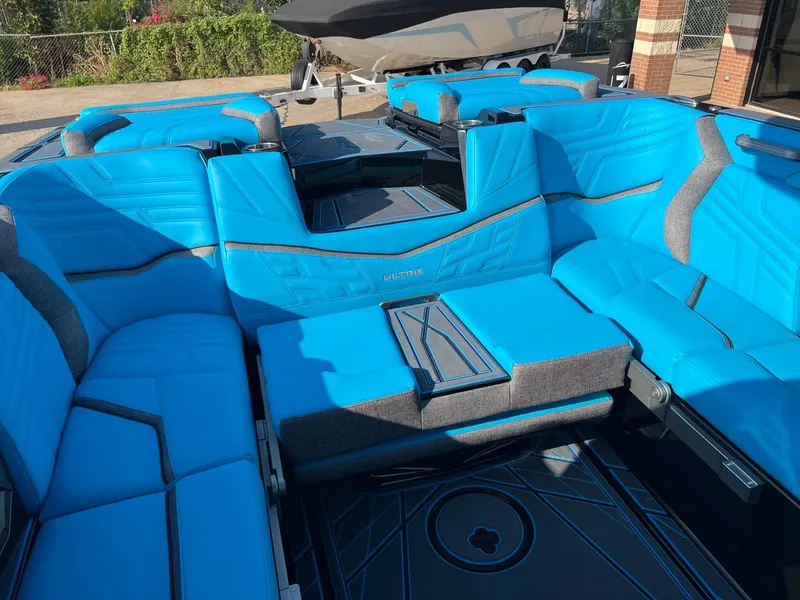 Slide: The Image of Tigé Ultré 25ZX 2026 - 18