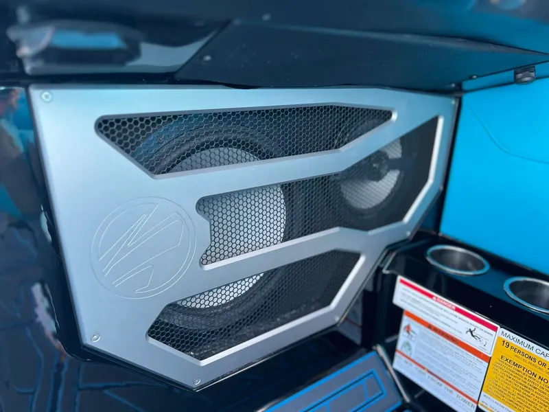 Slide: The Image of Tigé Ultré 25ZX 2026 - 20