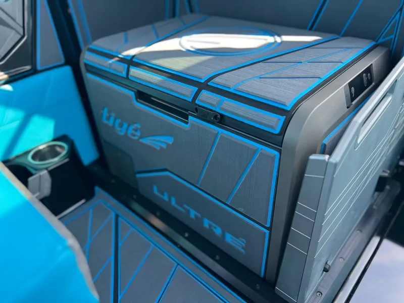 Slide: The Image of Tigé Ultré 25ZX 2026 - 21