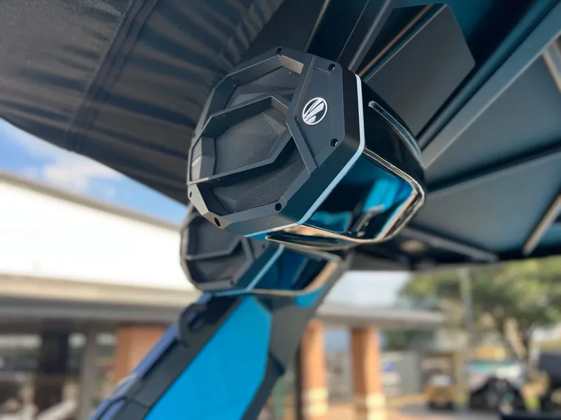 Slide: The Image of Tigé Ultré 25ZX 2026 - 24