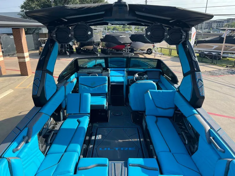 Slide: The Image of Tigé Ultré 25ZX 2026 - 26