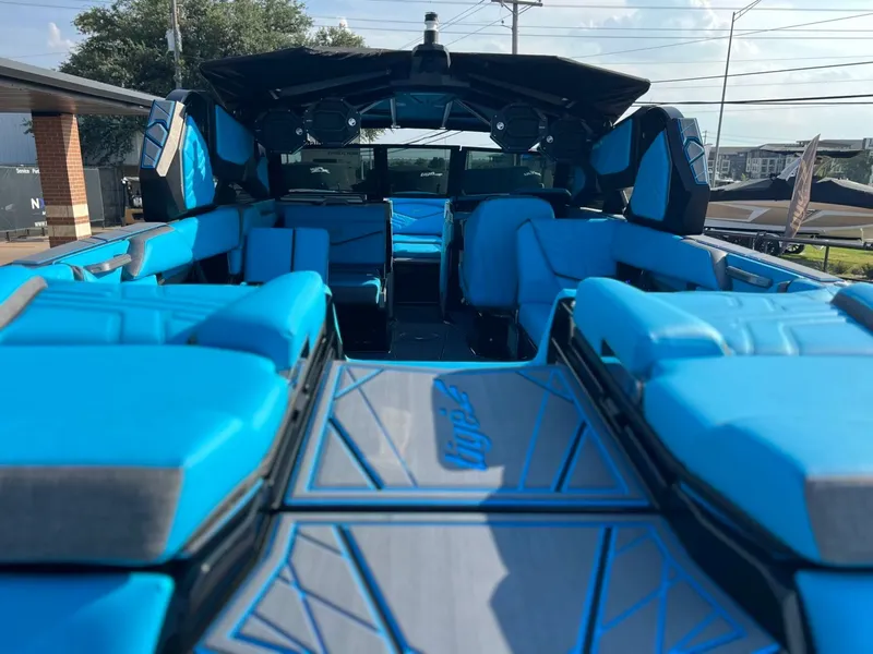 Slide: The Image of Tigé Ultré 25ZX 2026 - 29