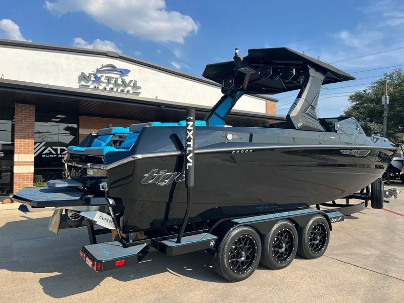 Slide: The Image of Tigé Ultré 25ZX 2026 - 3