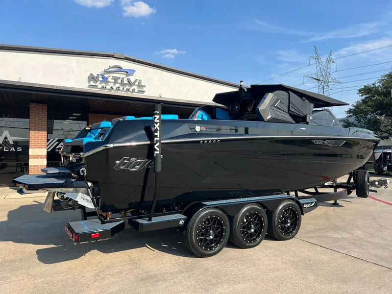 Slide: The Image of Tigé Ultré 25ZX 2026 - 32