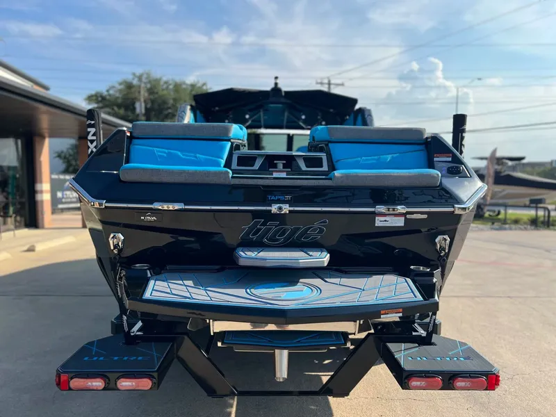 Slide: The Image of Tigé Ultré 25ZX 2026 - 33