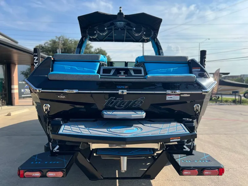 Slide: The Image of Tigé Ultré 25ZX 2026 - 4