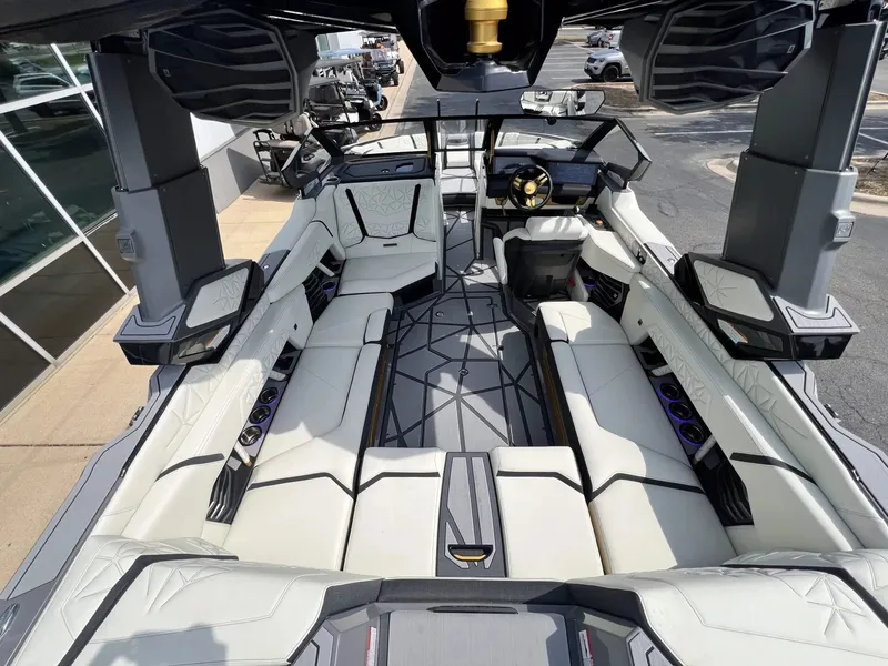 Slide: The Image of Nautique Super Air Nautique G23 Paragon 2026 - 17