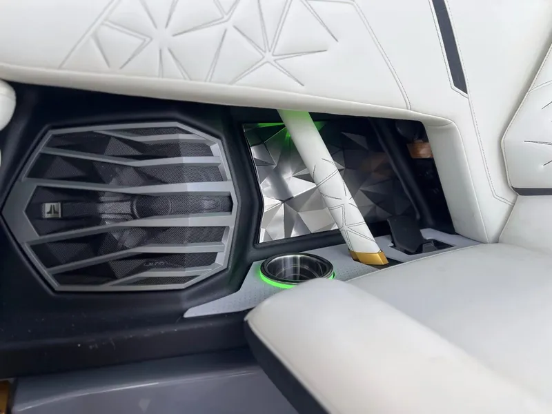 Slide: The Image of Nautique Super Air Nautique G23 Paragon 2026 - 29