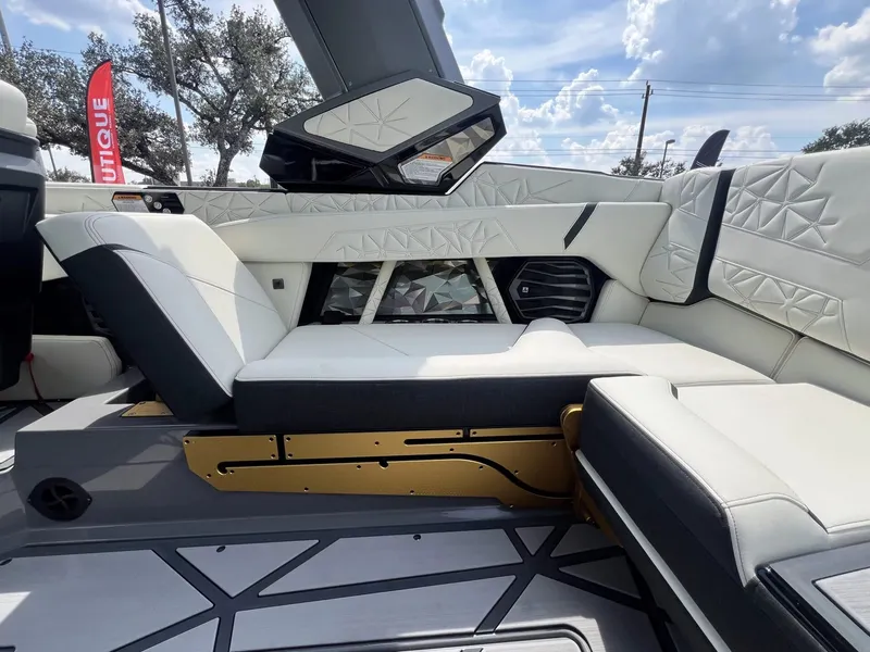Slide: The Image of Nautique Super Air Nautique G23 Paragon 2026 - 32