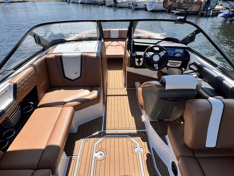 Slide: The Image of Nautique G25 2020 - 12