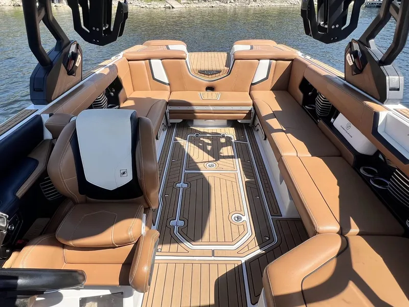 Slide: The Image of Nautique G25 2020 - 13