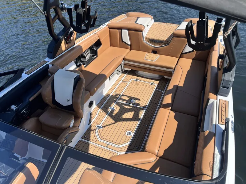 Slide: The Image of Nautique G25 2020 - 16