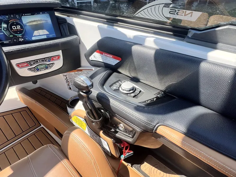 Slide: The Image of Nautique G25 2020 - 23