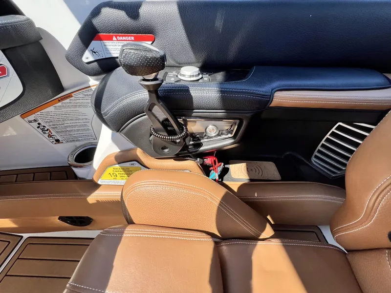 Slide: The Image of Nautique G25 2020 - 24