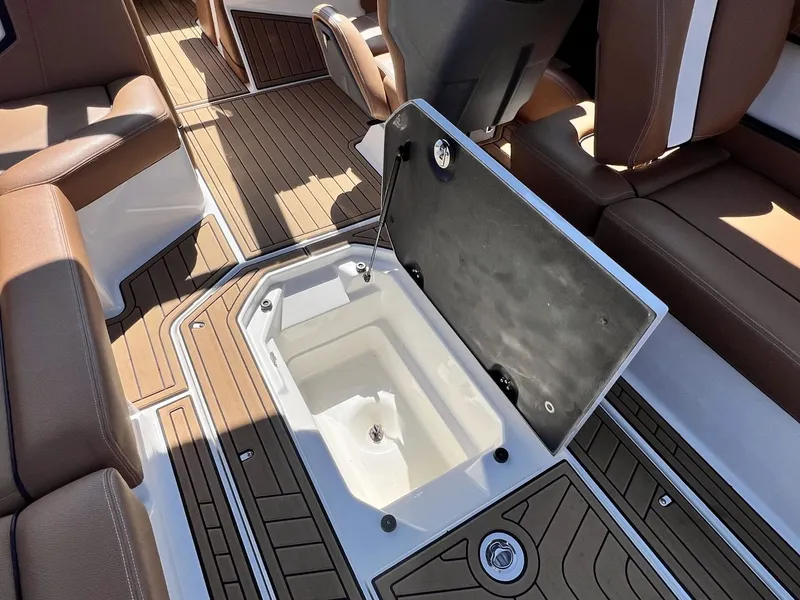 Slide: The Image of Nautique G25 2020 - 30