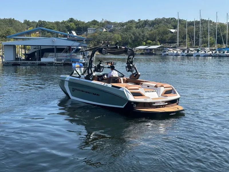 Slide: The Image of Nautique G25 2020 - 4