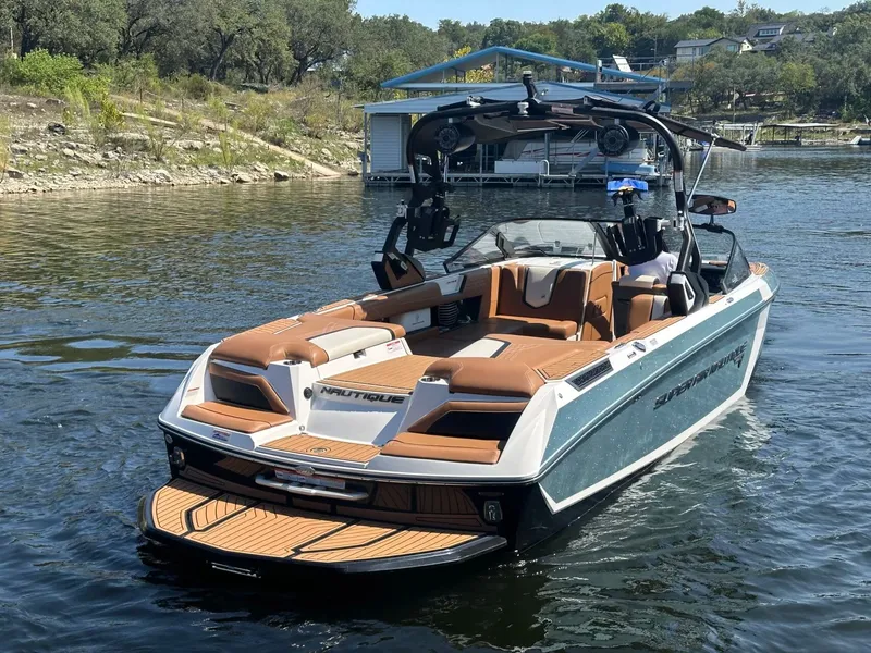Slide: The Image of Nautique G25 2020 - 5