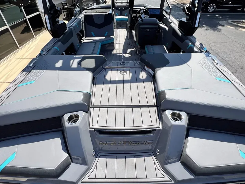 Slide: The Image of Nautique Super Air Nautique GS20 2025 - 12