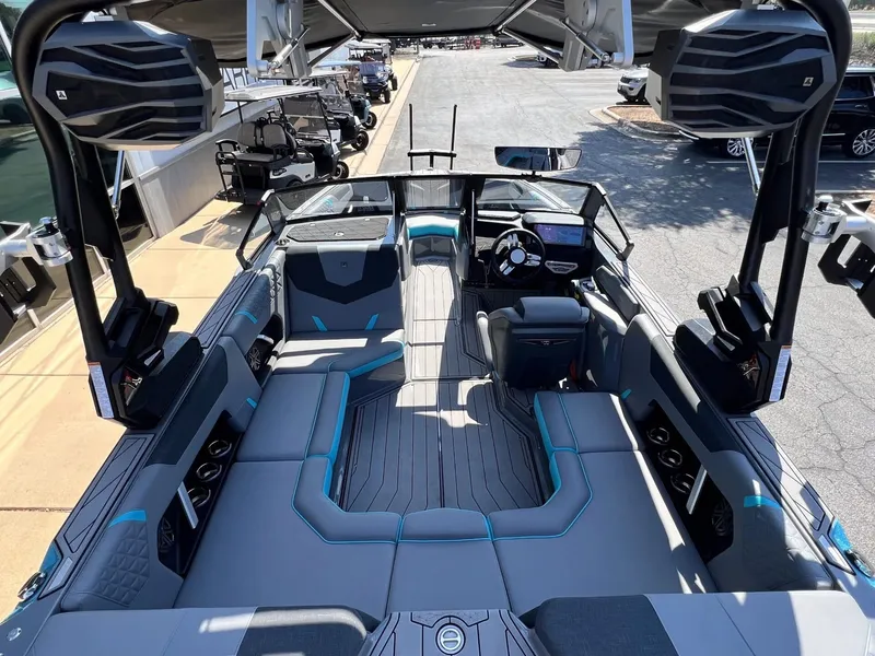 Slide: The Image of Nautique Super Air Nautique GS20 2025 - 13