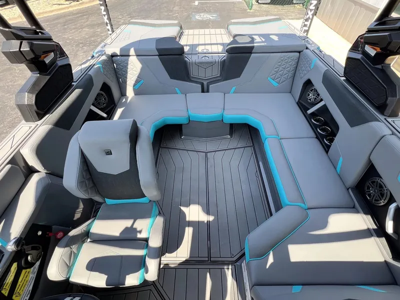 Slide: The Image of Nautique Super Air Nautique GS20 2025 - 17