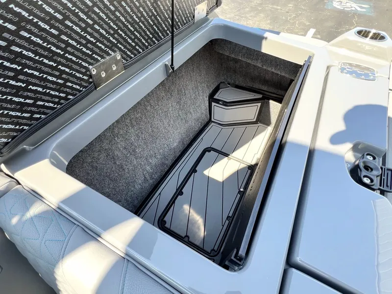 Slide: The Image of Nautique Super Air Nautique GS20 2025 - 18