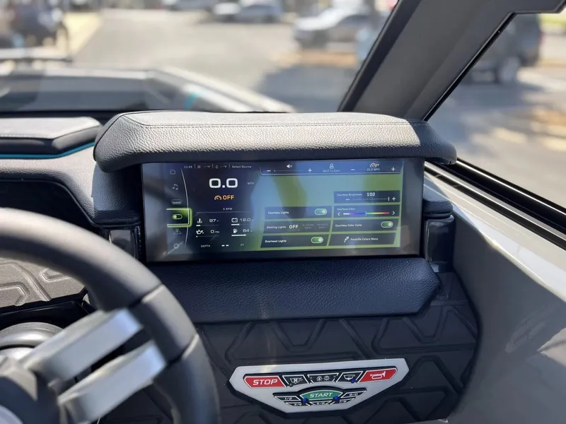 Slide: The Image of Nautique Super Air Nautique GS20 2025 - 25