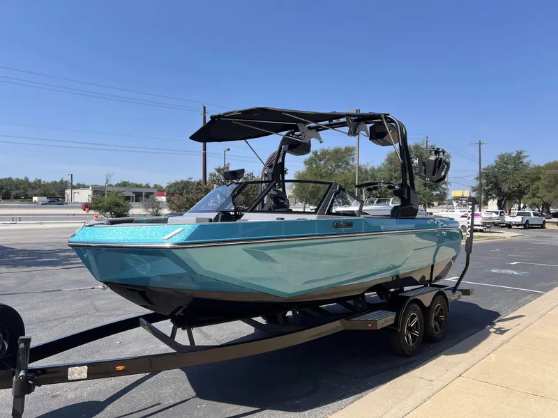 Slide: The Image of Nautique Super Air Nautique GS20 2025 - 6