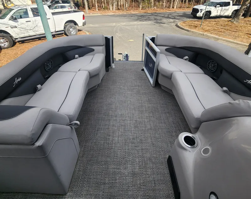 Slide: The Image of Interior of Barletta ARIA 22UC pontoon boat, 2025 model. - 40