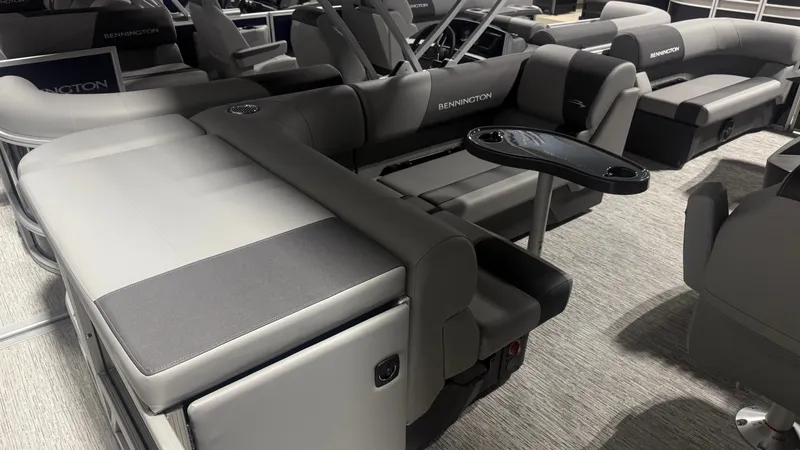 Slide: The Image of Bennington 20 SL 2026 - 9