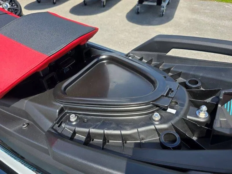 Slide: The Image of Yamaha Waverunner VX Deluxe 2026 with audio system, detail view. - 17