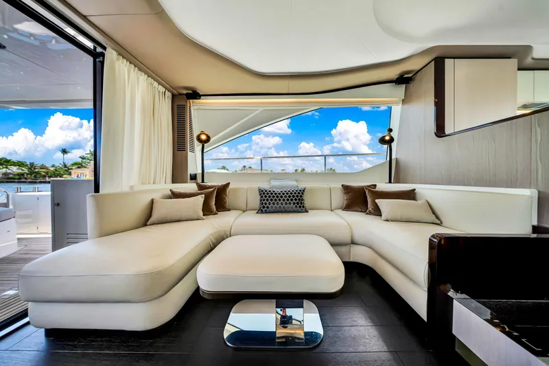 Slide: The Image of Azimut Fly 60 2022 - 51