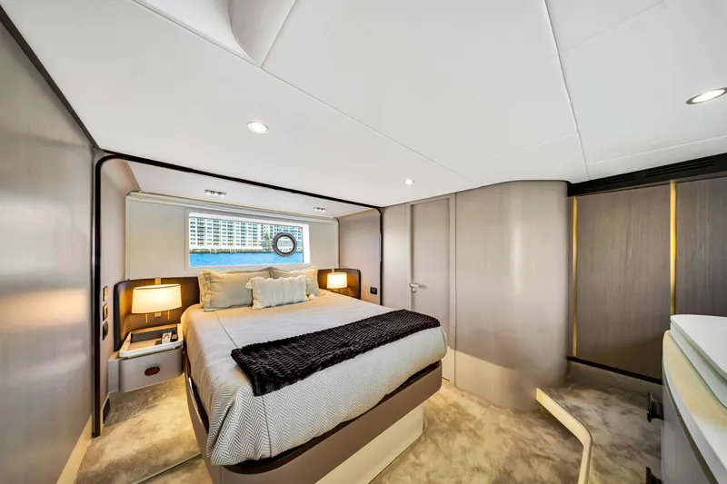 Slide: The Image of Azimut Fly 60 2022 - 53