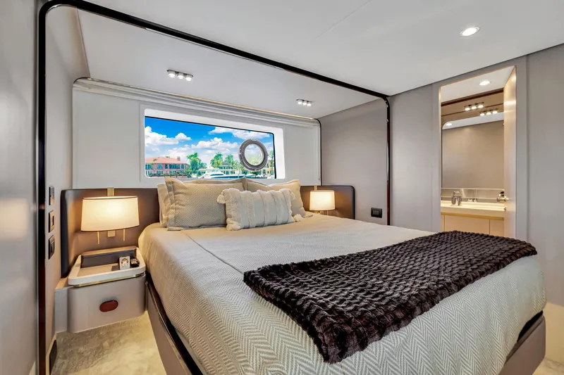 Slide: The Image of Azimut Fly 60 2022 - 56