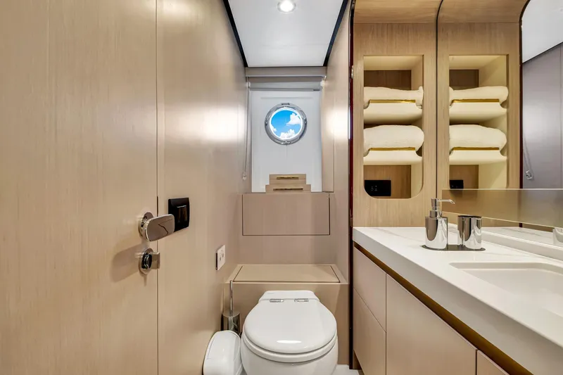 Slide: The Image of Azimut Fly 60 2022 - 58